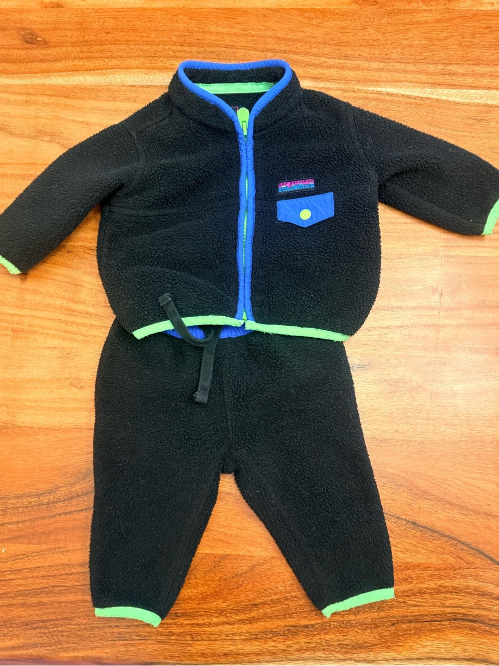 GAP Black Fleece Kids Matching Set with Blue and Green Trim